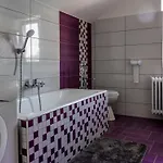 Two Bedroom Apartma *